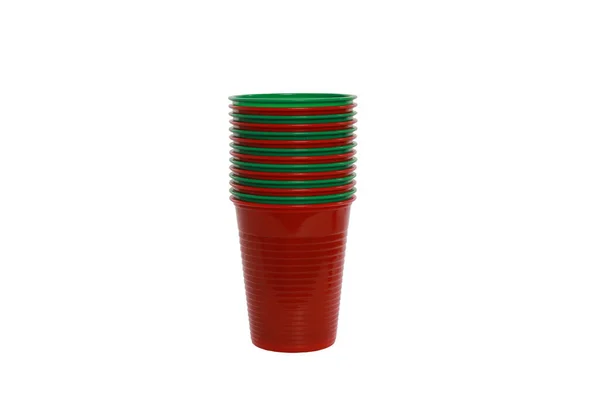 Egy Halom Piros Zöld Műanyag Poharak Elszigetelt Fehér Alapon — Stock Fotó