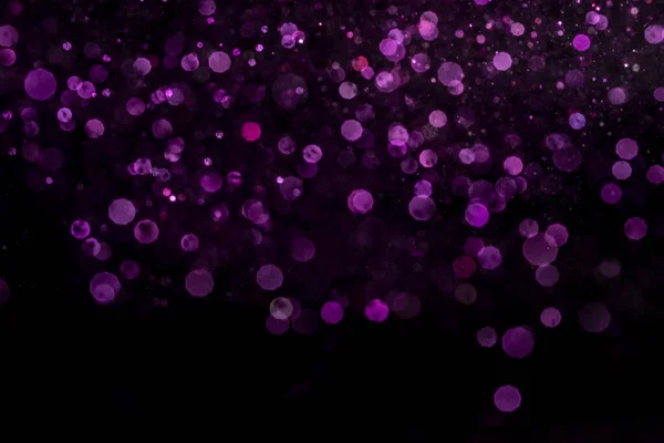 Bokeh Roxo Brilhante Ilumina Fundo Preto — Fotografia de Stock