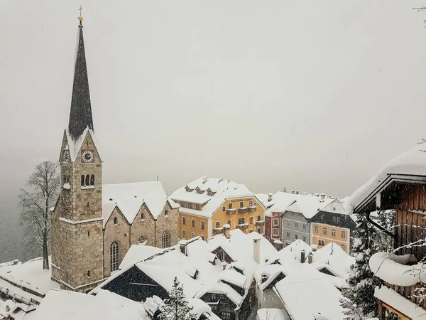 Tiro Alto Ángulo Hallstatt Austria Cubierto Nieve Durante Invierno —  Fotos de Stock