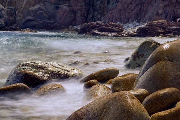 Gros Plan Gros Rochers Dans Mer — Photo