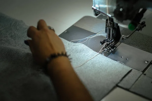 Closeup Shot Female Hands Using Sewing Machine — Stock Photo, Image