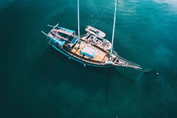 Een Antenne Hoge Hoek Opname Van Boot Zee — Stockfoto