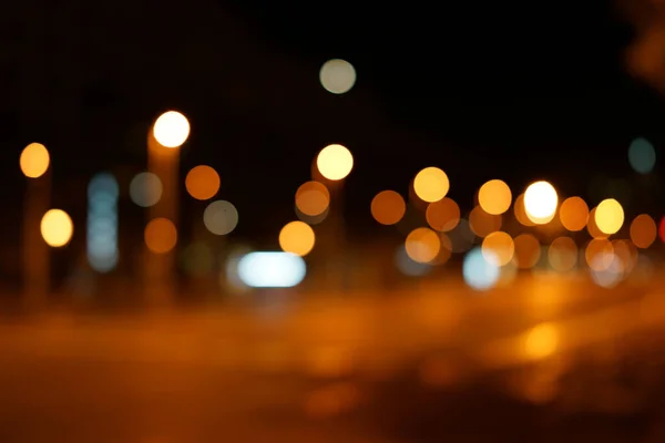 ぼんやりとした夜の街路灯 — ストック写真