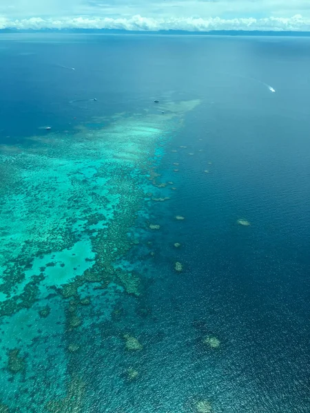 Una Splendida Vista Della Piccola Isola Mezzo All Oceano Una — Foto Stock