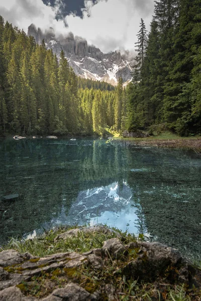 Small Alpine Lake Carezzaa Dolomites South Tyrol Italy Perfect Wallpapers — Stock Photo, Image