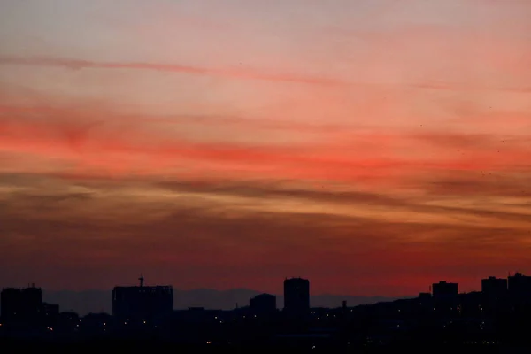 Yerevan Armenien Jan 1970 Fascinerande Solnedgång Himmel Över Silhuetter Byggnader — Stockfoto