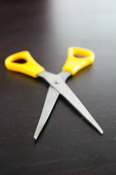 Vertical Shot Scissors Yellow Handles — Stock Photo, Image