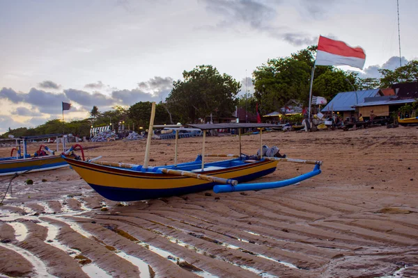 Ein Boot Einem Indonesischen Strand — Stockfoto