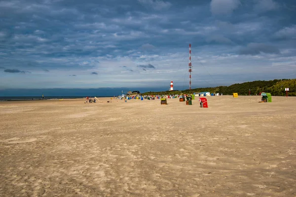Krajobraz Piaszczystej Plaży Krzesłami Borkum Niemcy — Zdjęcie stockowe