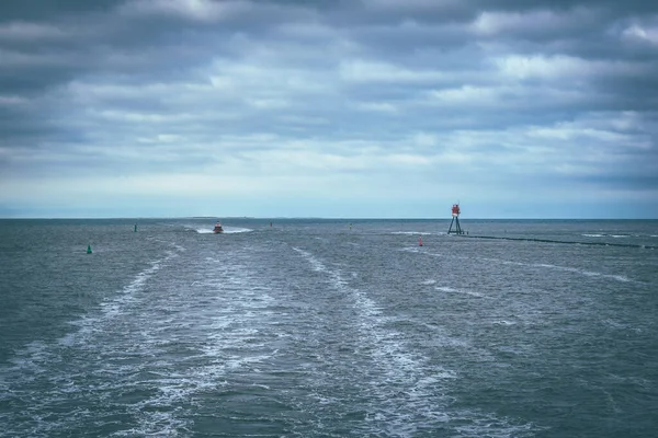 Uma Vista Barco Resgate Navegando Mar Sob Céu Nublado Borkum — Fotografia de Stock