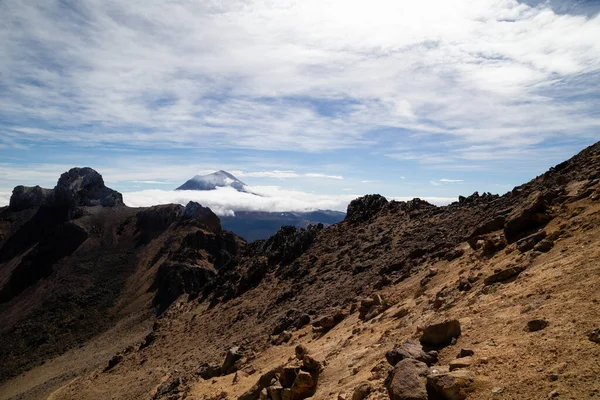 メキシコのイズタッチハタル火山とポポカテペテル火山の閉鎖ショット — ストック写真
