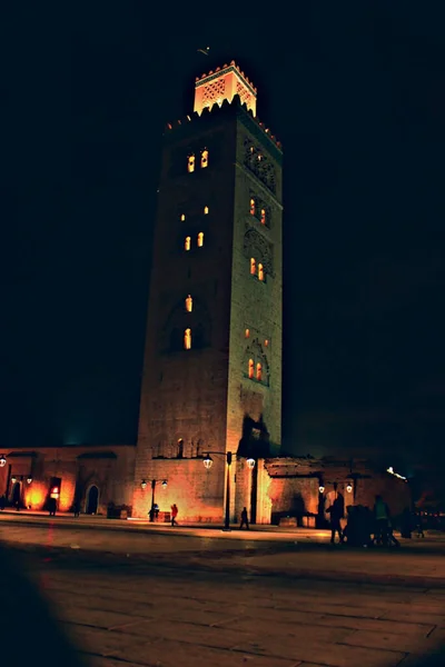 Pionowe Ujęcie Meczetu Koutoubia Południowo Zachodniej Części Medyny Marrakeszu Maroko — Zdjęcie stockowe