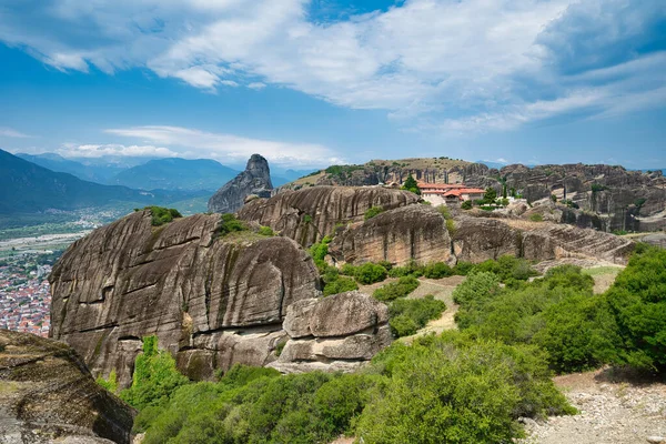 Uma Bela Foto Das Formações Rochosas Meteora Centro Grécia Dia — Fotografia de Stock