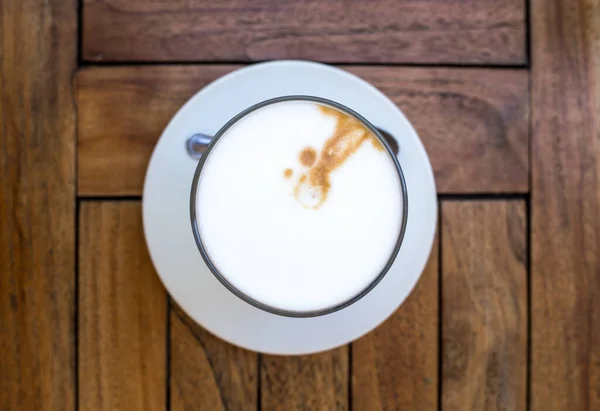 Una Vista Superior Caffe Latte Vidrio Sobre Mesa Madera —  Fotos de Stock