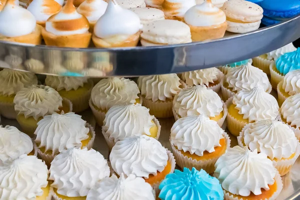 Sebuah Cupcakes Closeup Dengan Icing Putih — Stok Foto