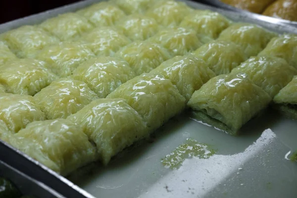 Eine Nahaufnahme Der Traditionellen Türkischen Nachspeise Sarma Baklava Pistazien — Stockfoto