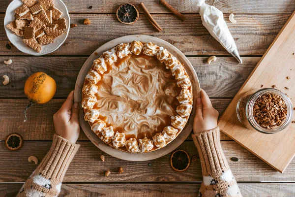 Proses Dekorasi Pumpkin Cheesecake Thanksgiving Dessert — Stok Foto