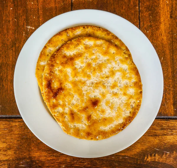 Een Bovenste Uitzicht Close Van Heerlijke Spaanse Crackers Een Witte — Stockfoto