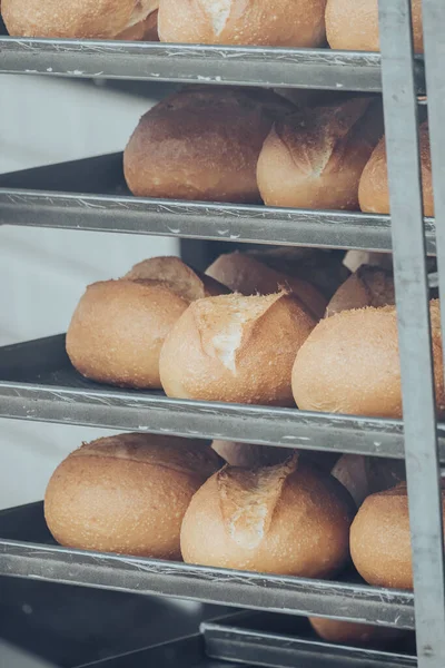 Primer Plano Pan Recién Horneado Carrito Del Horno — Foto de Stock