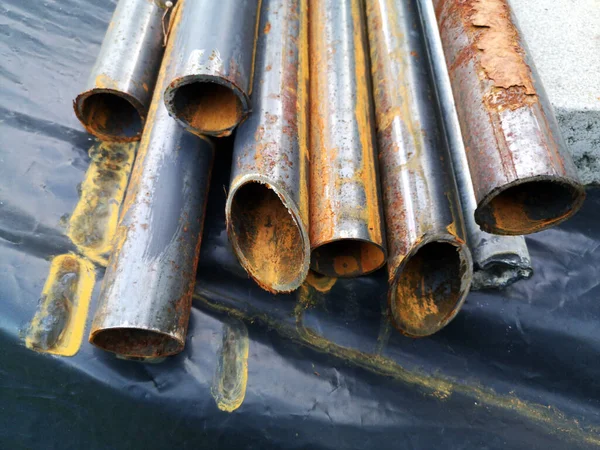 Een Close Van Industriële Rustieke Metalen Buizen — Stockfoto