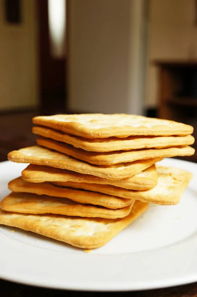 Een Bovenste Uitzicht Close Van Gezonde Gezouten Crackers Een Witte — Stockfoto