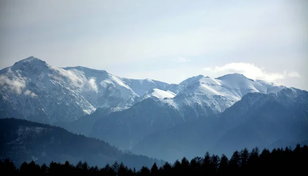 Colpo Ipnotizzante Bellissime Montagne Innevate — Foto Stock