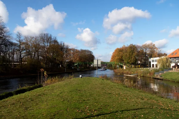 Güneşli Bir Günde Almanya Emsland Dan Akan Bir Nehir — Stok fotoğraf