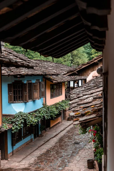 Tiro Vertical Antigas Casas Históricas Típicas Búlgaro — Fotografia de Stock