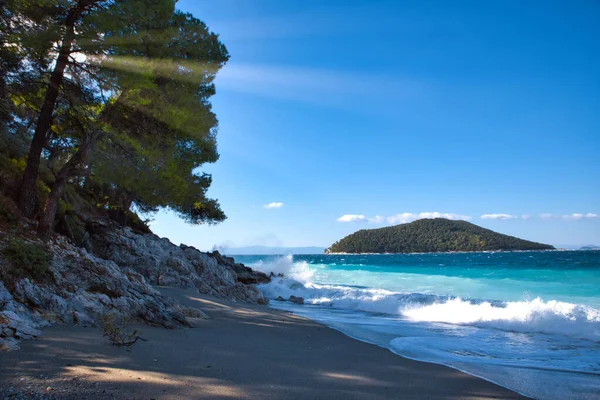 Uma Bela Vista Uma Praia Kastani Ilha Skopelos Grécia — Fotografia de Stock