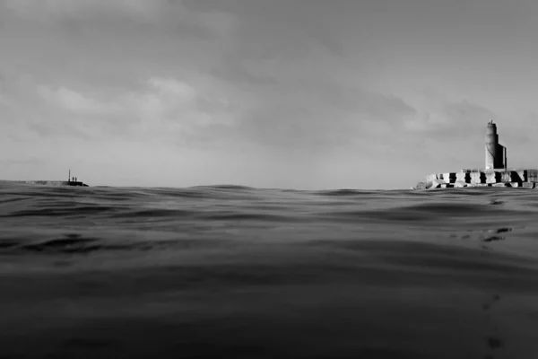 Сірий Знімок Моря Маяк Під Хмарним Небом — стокове фото