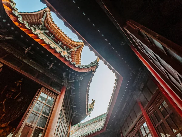 Низкоугольный Снимок Исторического Храма Кайфэн Китае — стоковое фото