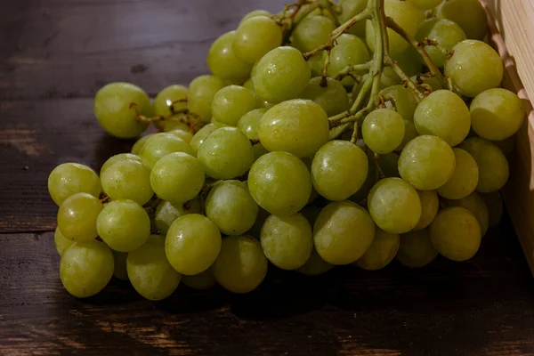 Primer Plano Uvas Frescas Una Mesa — Foto de Stock