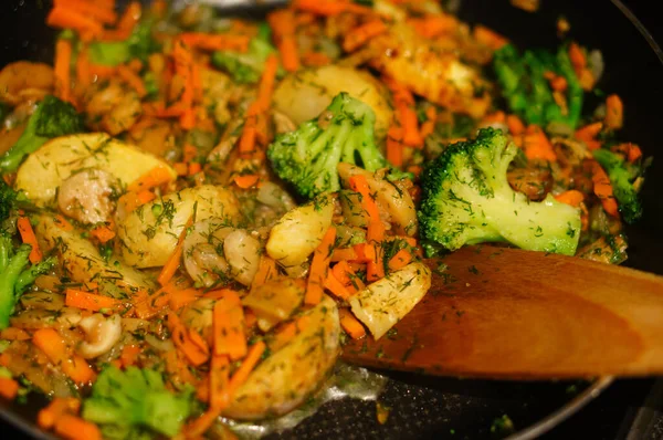 Een Close Shot Van Wortel Brocolli Salade — Stockfoto