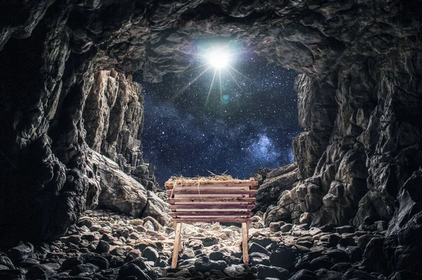 Uma Manjedoura Uma Caverna Sob Céu Estrelado Brilhante Durante Nascimento — Fotografia de Stock