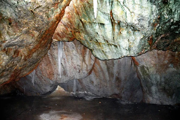 Scarisoara Roumanie Août 2015 Grotte Scarisoara Glacier Scarisoara Abrite Grand — Photo