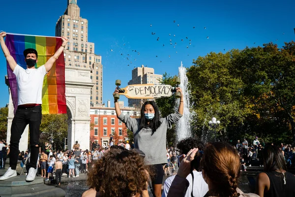 Νεα Υορκη Ηνωμένες Πολιτείες Νοέμβριος 2020 Νεοϋορκέζοι Γιορτάζουν Την Εκλογική — Φωτογραφία Αρχείου
