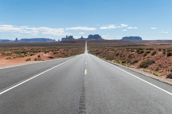 Rota Com Vista Direta Para Mais Icônica Vista Monument Valley — Fotografia de Stock