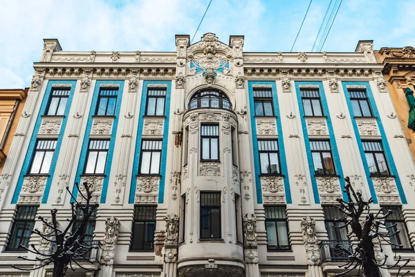 Una Toma Bajo Ángulo Fachada Del Edificio Arquitectura Art Nouveau —  Fotos de Stock