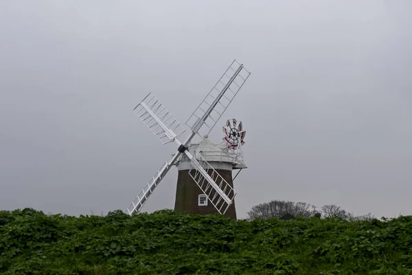 Eine Windmühle Auf Einem Bauernhof Cley Norfolk Großbritannien — Stockfoto