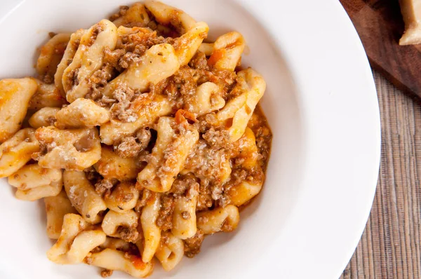 Pasta Cavatelli Hecha Mano Con Una Rica Salsa Tomate Carne — Foto de Stock