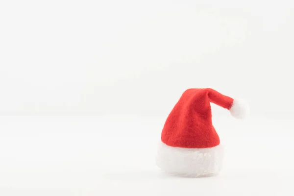 Chapéu Papai Noel Isolado Fundo Branco Com Espaço Cópia — Fotografia de Stock