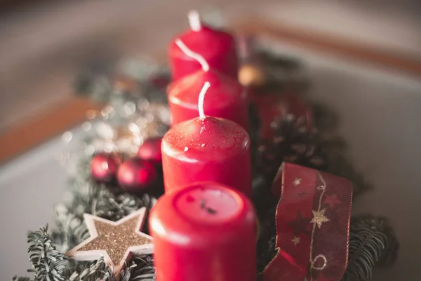 Tiro Close Velas Natal Vermelhas Decorativas — Fotografia de Stock