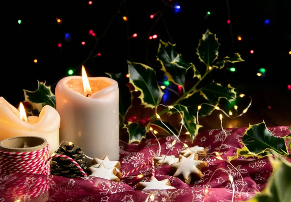 Una Composición Fondo Navidad Luces Hadas Estrellas Jengibre Velas Paño — Foto de Stock