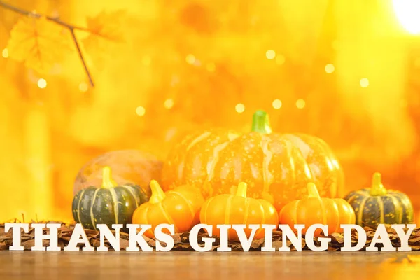 Selective Focus Shot Happy Thanksgiving Day Writing Background Pumpkins Autumn — Stock Photo, Image