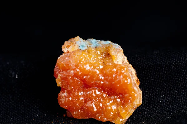 Büyük Bir Portakal Yeşil Polimorfit Mineral Örneği — Stok fotoğraf