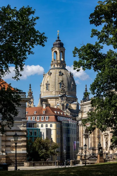 Zdjęcie Pionowe Drezdeńskiej Frauenkirche Niemczech — Zdjęcie stockowe