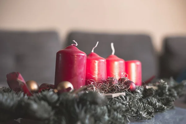 Tiro Close Velas Natal Vermelhas Decorativas — Fotografia de Stock