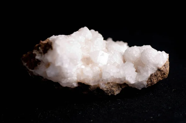 Campione Minerale Cristallo Chabazite Bianca Granito — Foto Stock