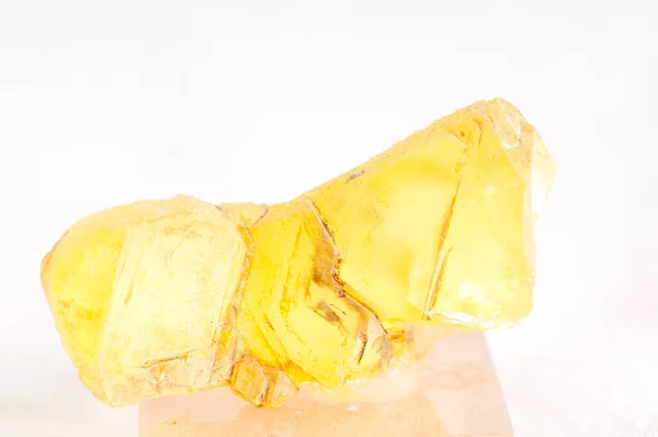 硫黄や硫黄鉱石のサンプルは硫黄と呼ばれ — ストック写真