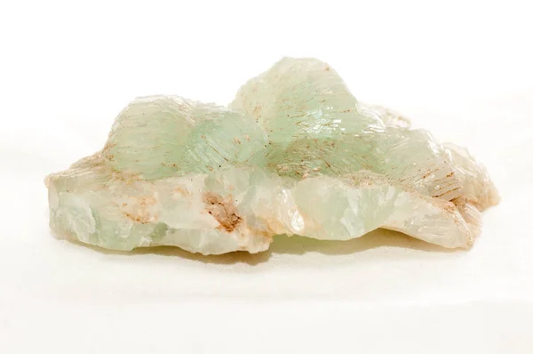 Kristal Işıklı Yeşil Mineral Örneği Nadir Toprak Minerali — Stok fotoğraf